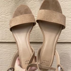 Beige/Tan Sandals A New Day Brand size 6.5